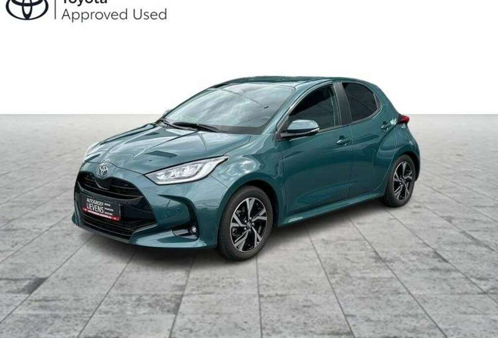 Toyota 1.5HYB ICONIC + HI-TECH PACK