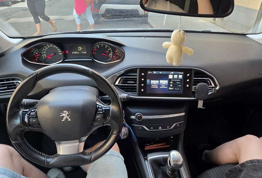 Peugeot SW 1.2 PureTech Feline STT