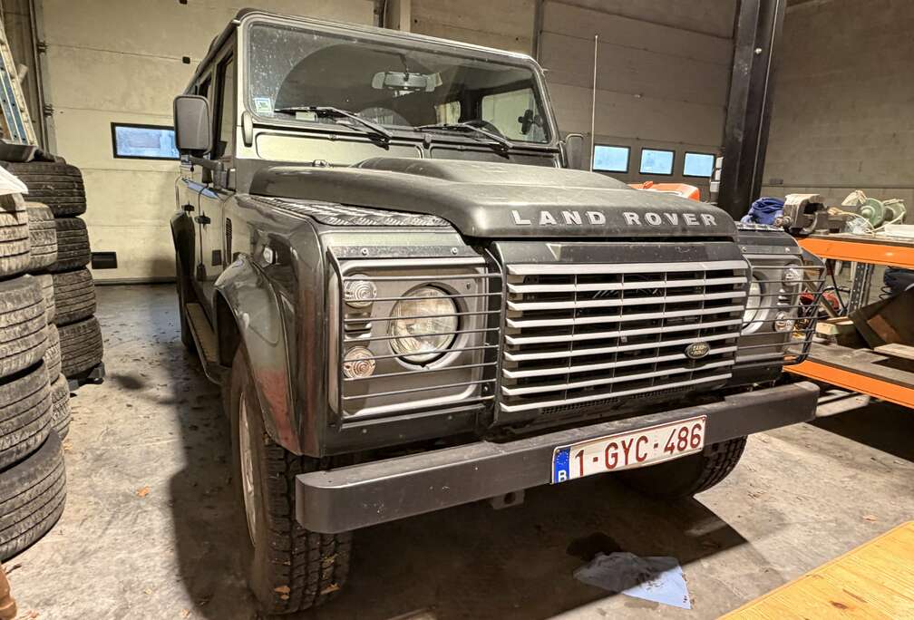 Land Rover 110 Station Wagon SE