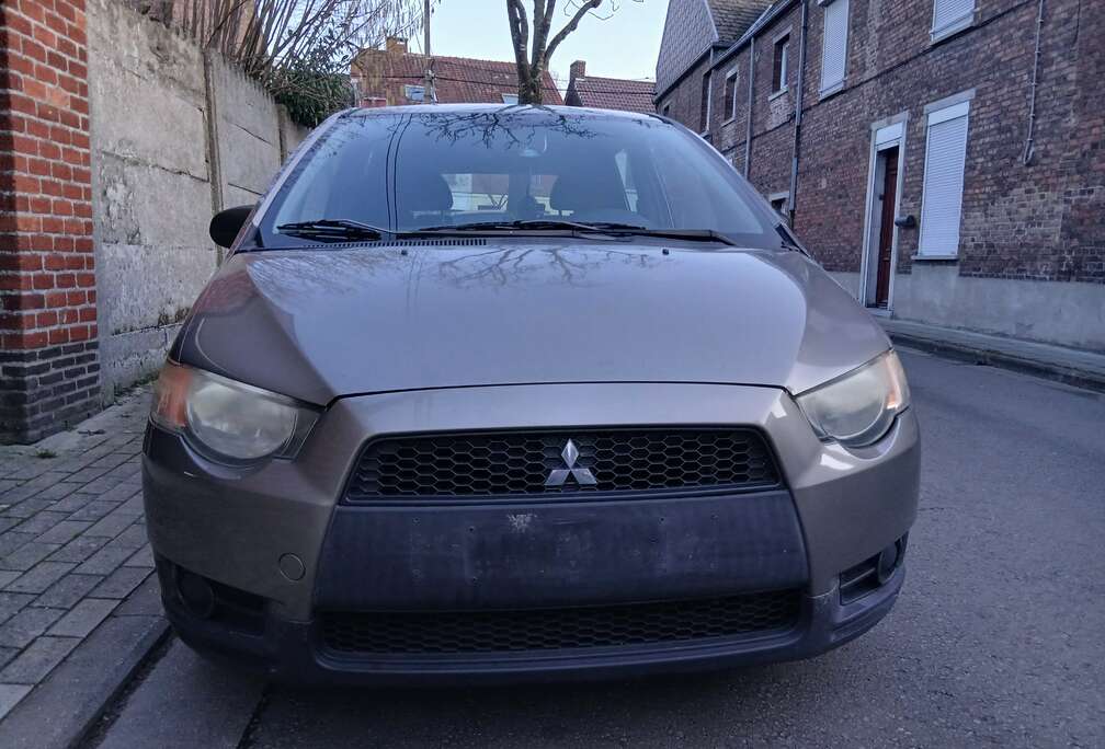 Mitsubishi Colt 1.3i Intense