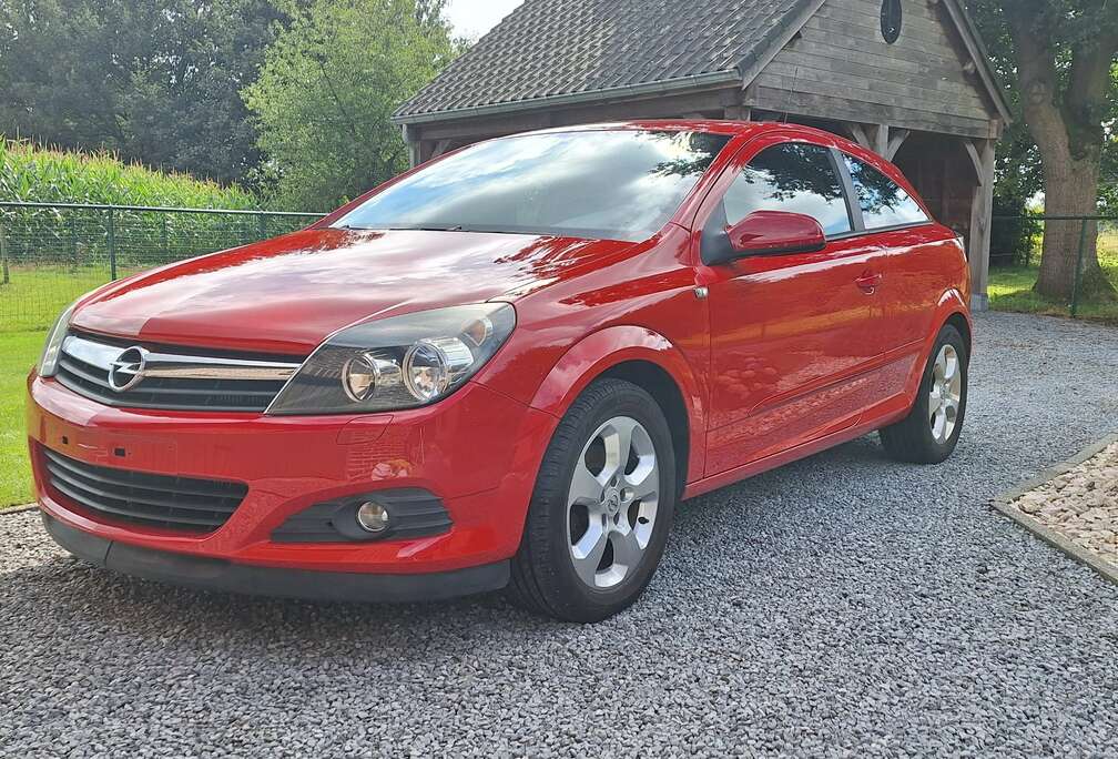 Opel Astra GTC 1.3 CDTI