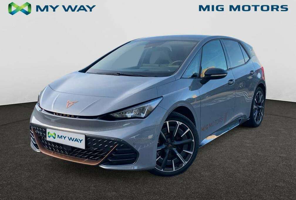 eBoost 58 kWh (231pk) /// Achteruitrijcamera /// Zetelverwarming ///  Apple Carplay & Android Auto ///