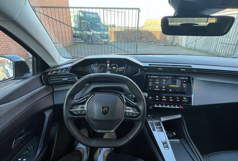 Peugeot Plug-In Hybrid 180 e-EAT8 GT