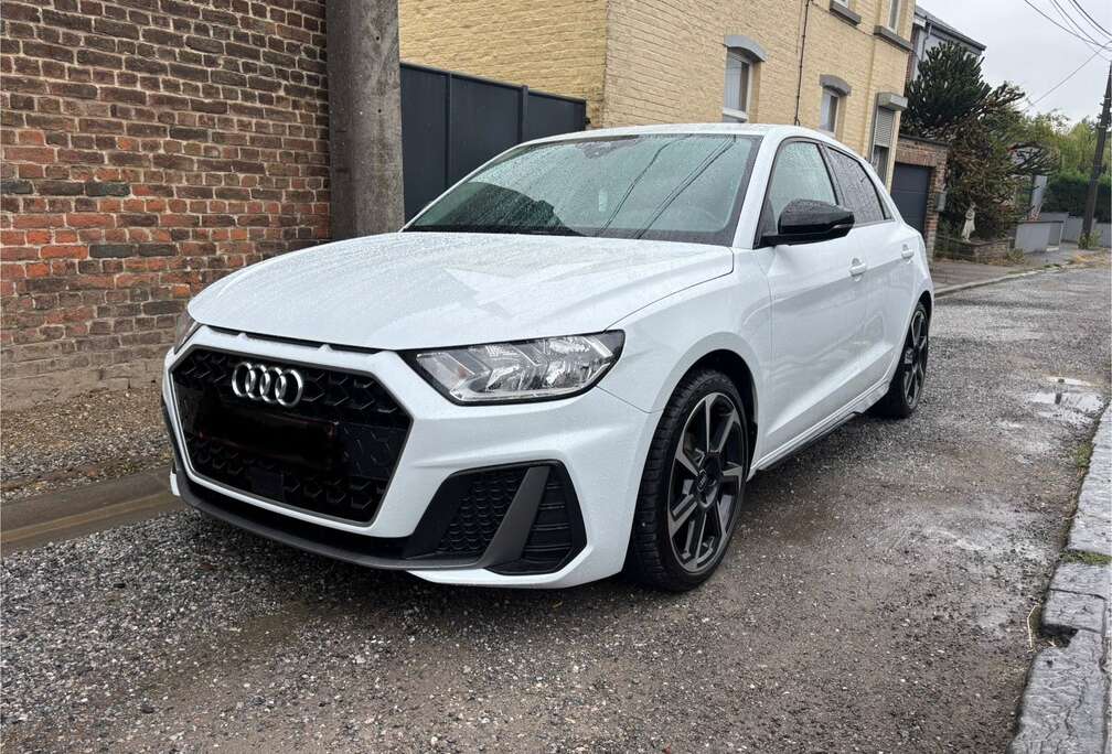 Audi Sportback 25 TFSI S line