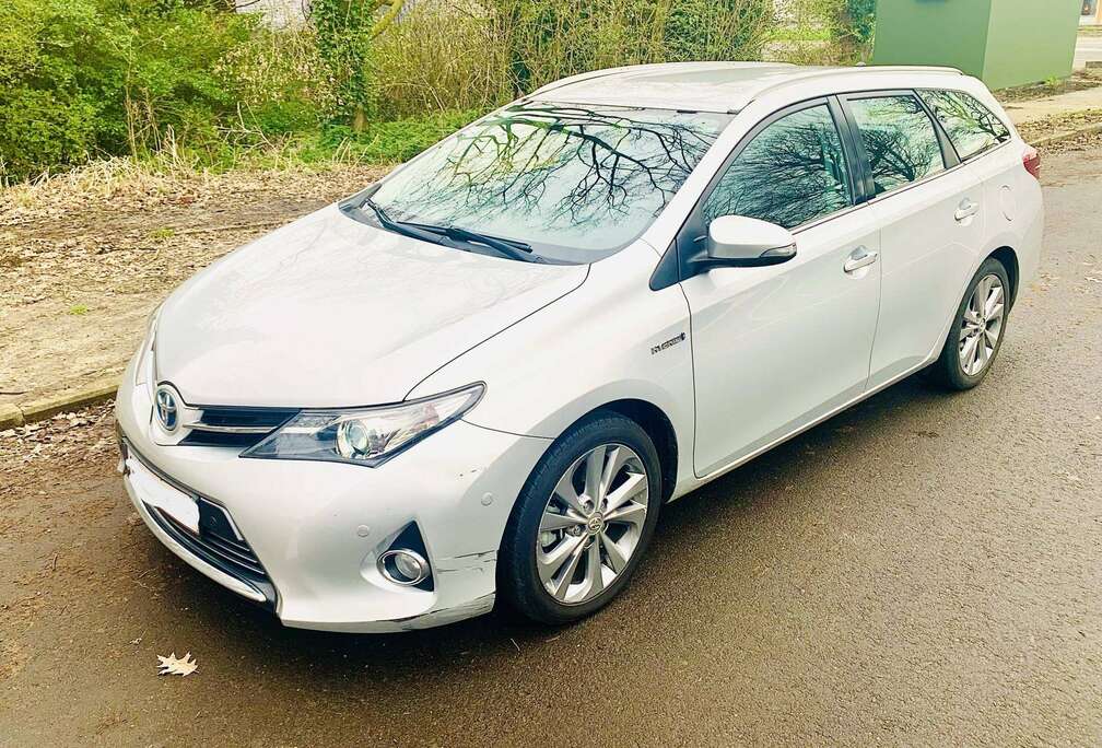 Toyota Auris SW HEV 1.8i HSD Dynamic CVT