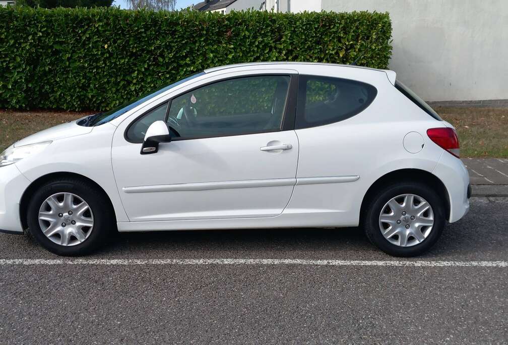 Peugeot 207  1.4i Access