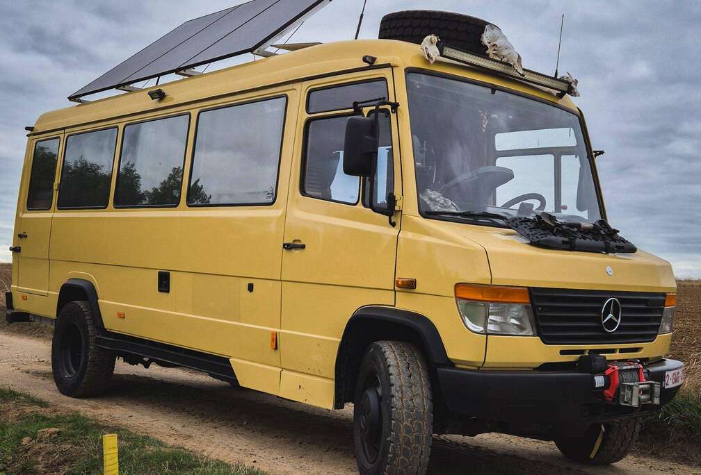 Mercedes-Benz o813