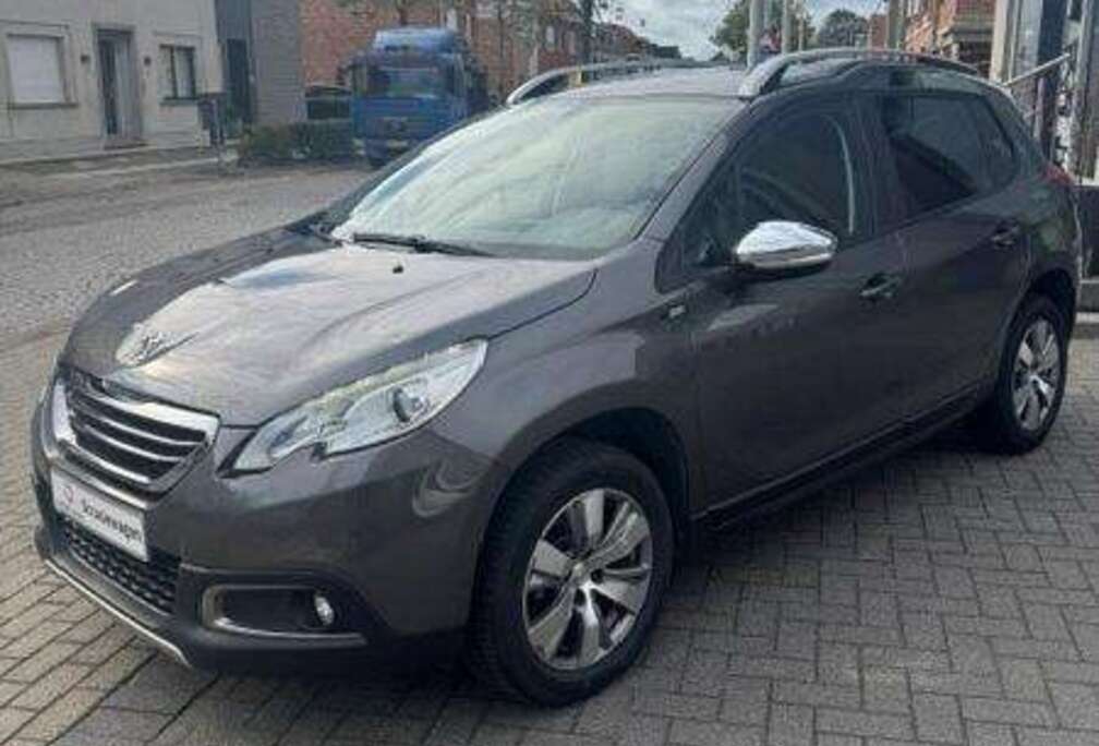 Peugeot 2008 1.2i PureTech Allure S