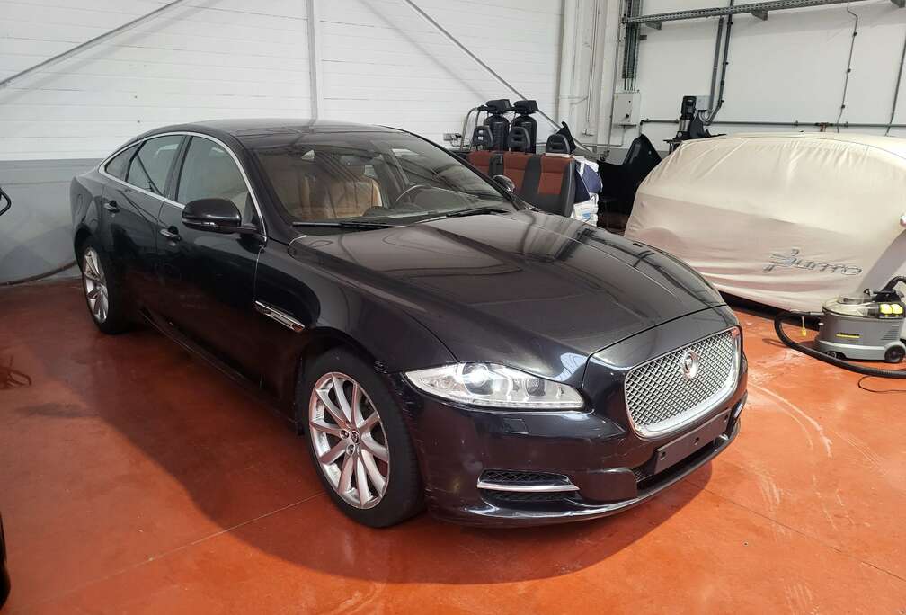 Jaguar LWB 3.0D V6 Premium Luxury - PROBLEME BOITE AUTO