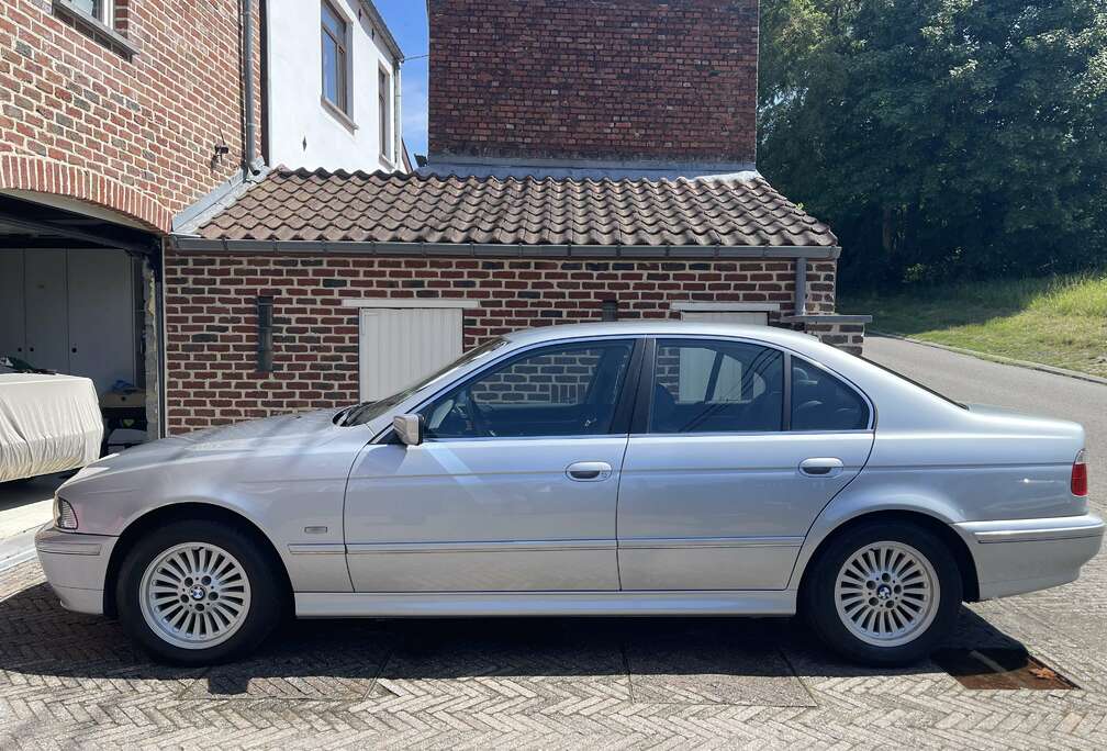 BMW 520i