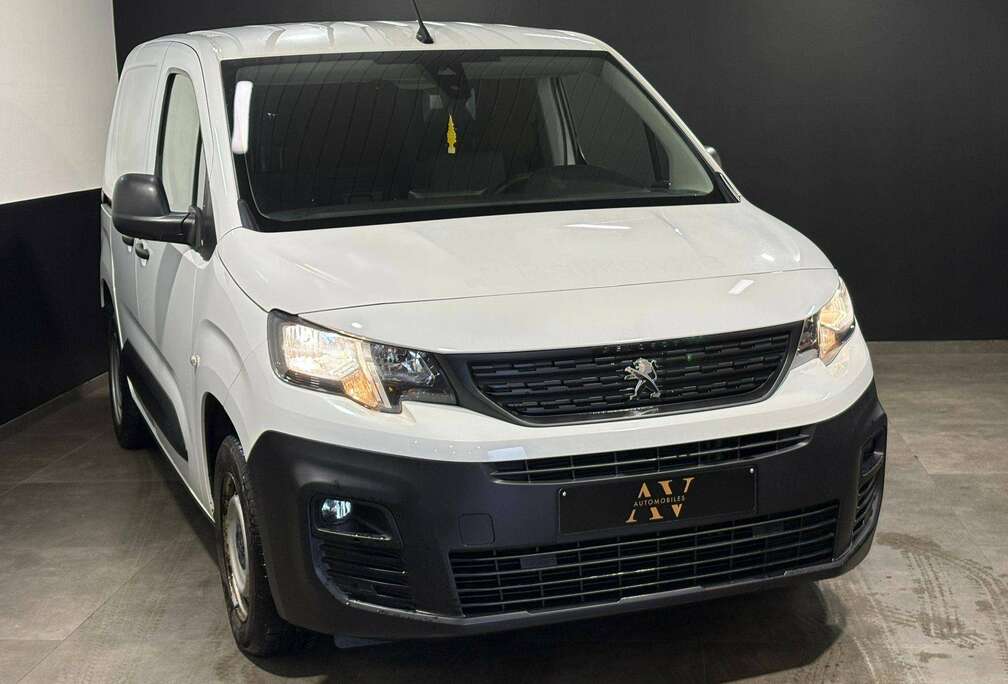 Peugeot ** 1.5 BlueHDi ** 2 places ** Utilitaire ** Garantie 12 mois **