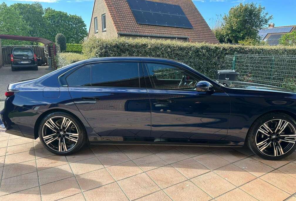BMW 750eXAS PHEV (360 kW)