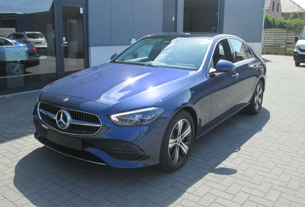 Mercedes-Benz PANODAK, AVANTGARDE