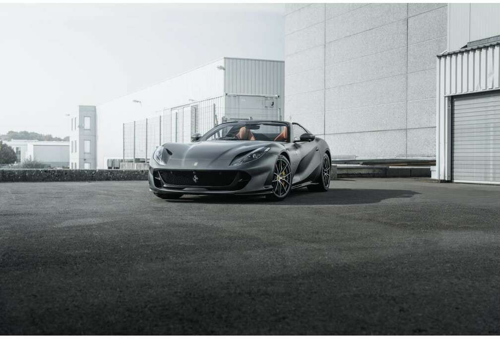 Ferrari GTS GTS - FULL CARBON - Pas. DISPLAY