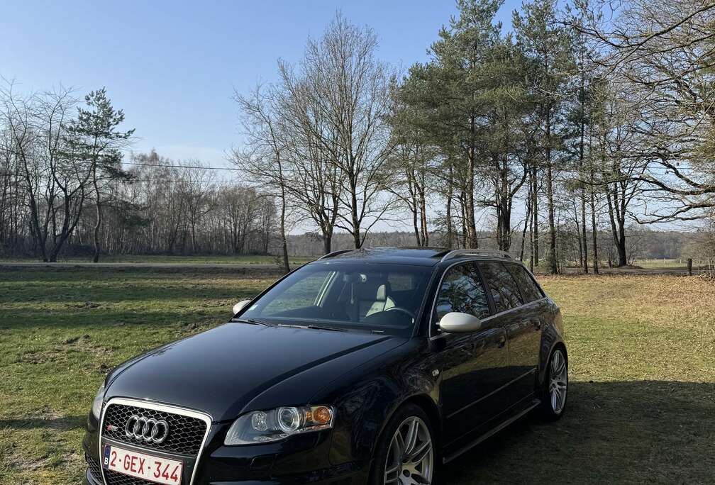 Audi 4.2i V8 40v Quattro