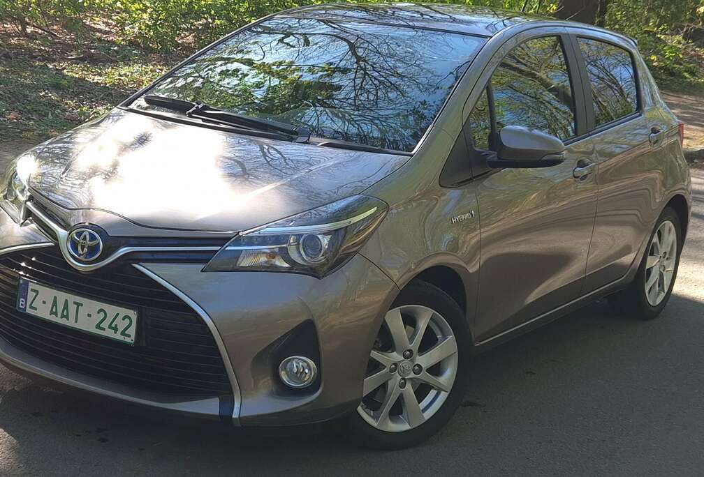Toyota Yaris HYBRID   69000 KM AUTOMATIQUE  12 MOOS GARANTIE