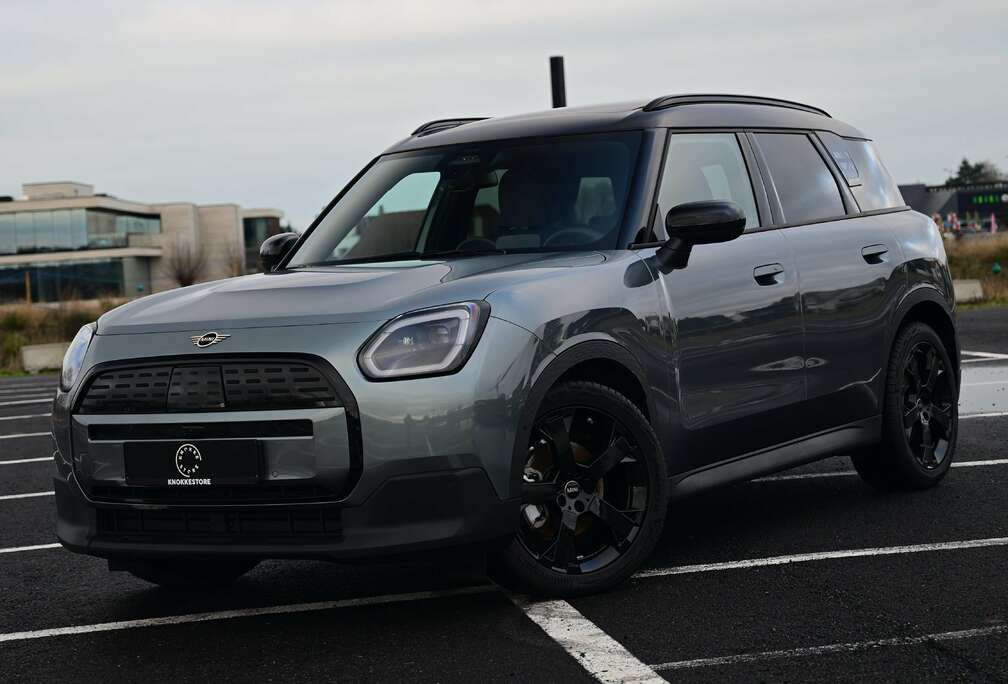 MINI SUNROOF / 360 CAMERA / ACC / LEATHER / JCW WHEELS