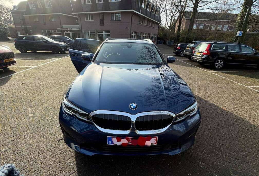 BMW 330e x-drive