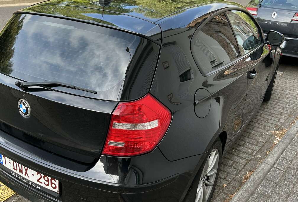 BMW d Crossed Flag
