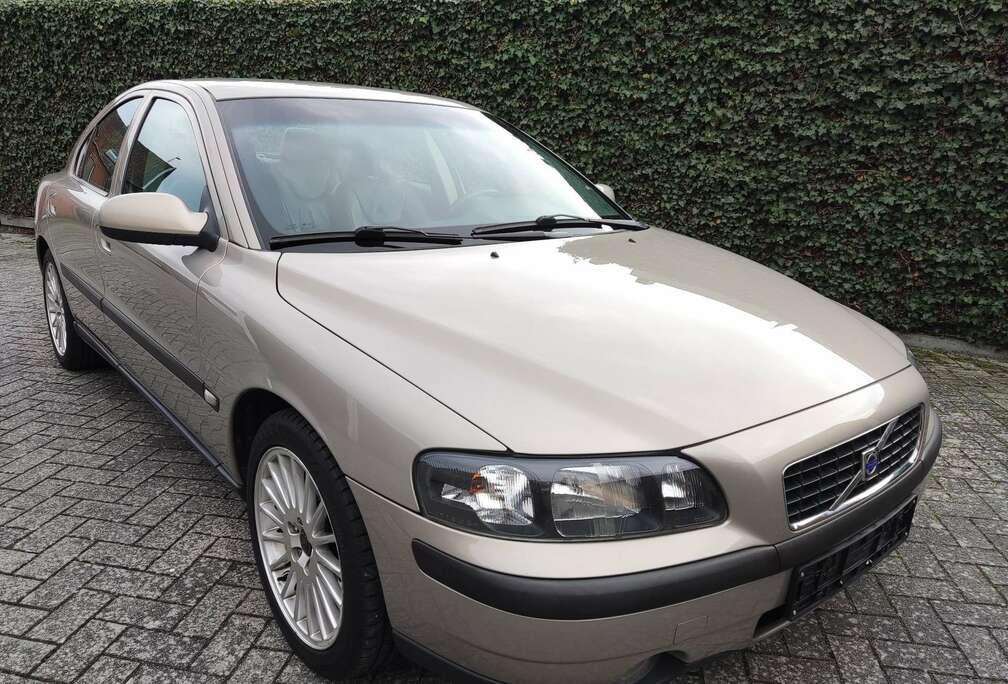 Volvo / 2002 / 2.4D / 177.000 / Diesel / 1e eigenaar /