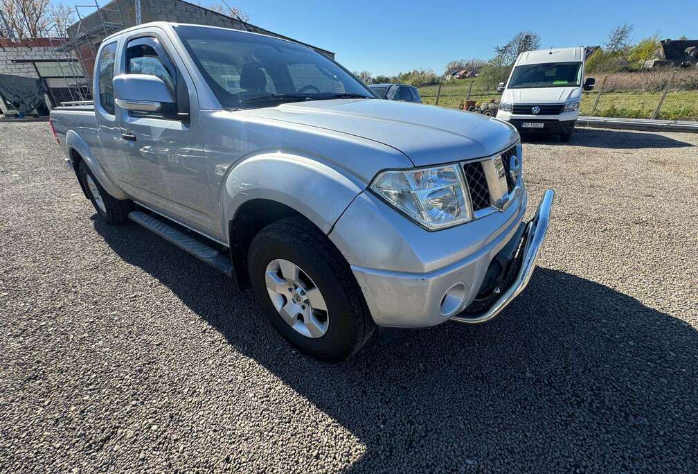 Nissan 2.5 dCi 4x4 XE Tracker   Man. AC