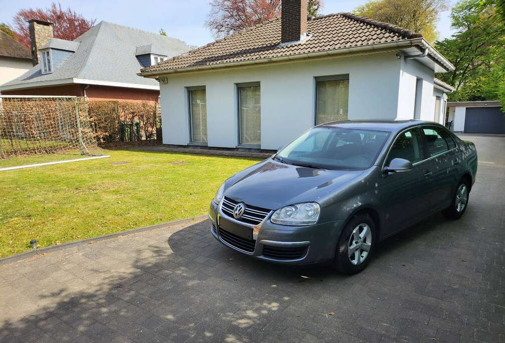 Volkswagen Jetta 1.6 CR TDi Comfortline DPF**Euro 5**