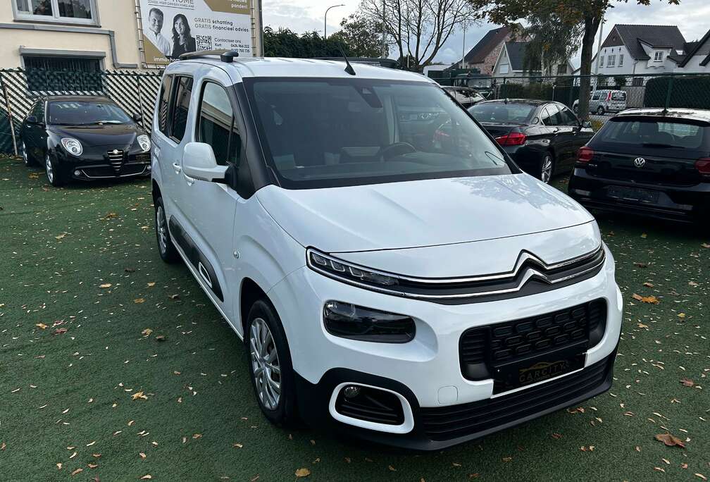 Citroen 1.2 PureTech Shine ° LICHTE VRACHT 5 PL ° GPS ° CAR-PLAY ° A/C °