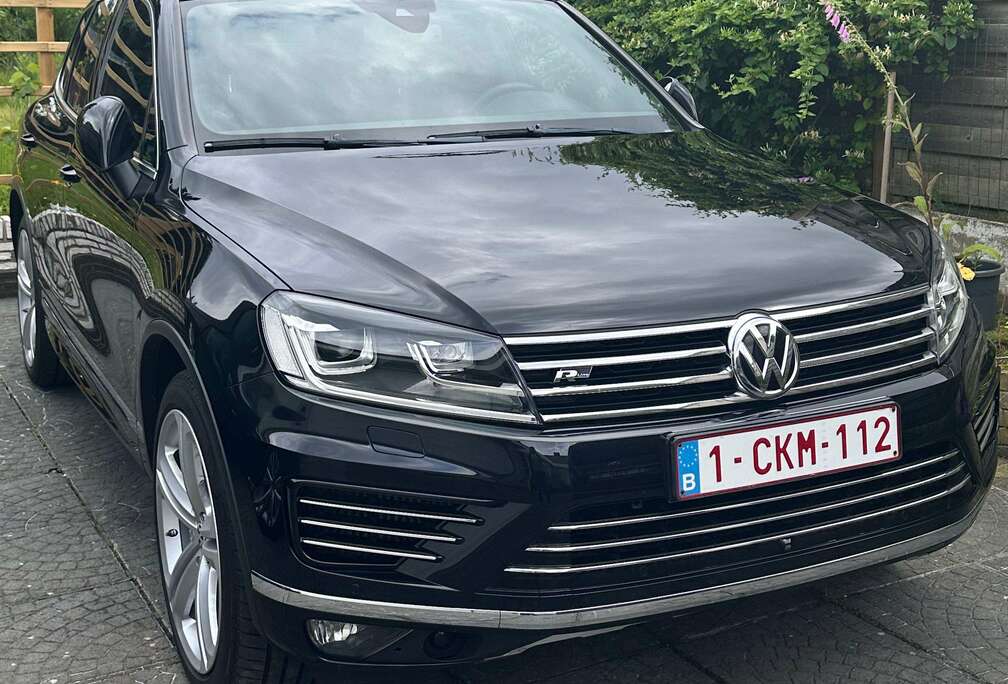 Volkswagen R-line Touareg Full Options.