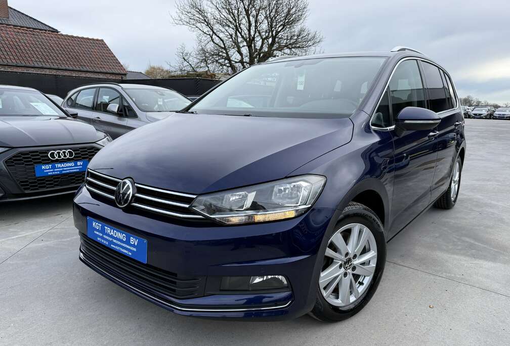 Volkswagen 1.5 TSI HIGHLINE 7 ZIT NAVIGATIE ZWART LEDER CAMER
