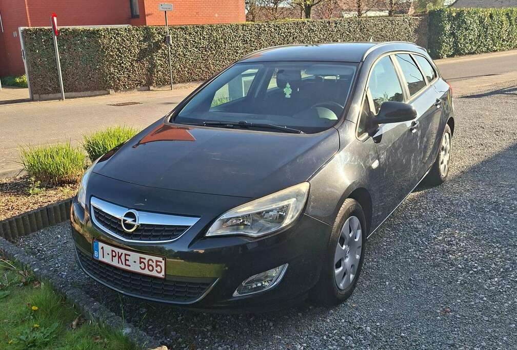 Opel Astra Sports Tourer 1.4i Sport