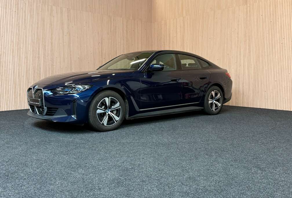 BMW i4 Gran Coupe 83.9 kWh eDrive40 ACC SHD AHK DAB
