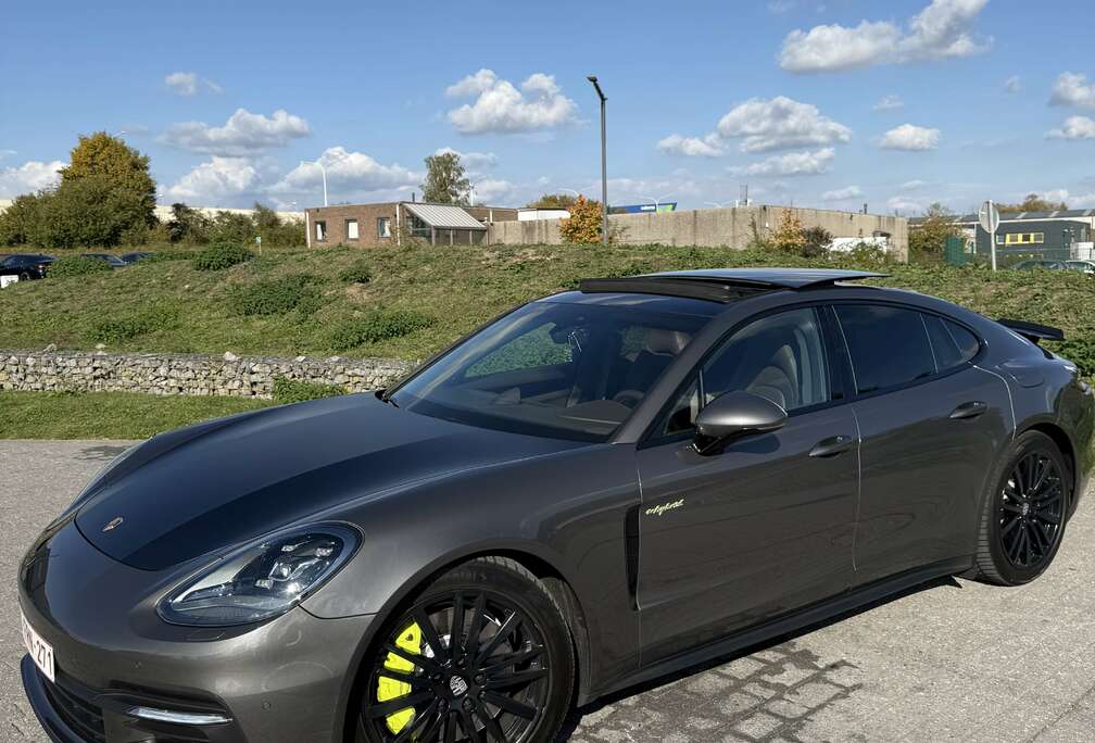 Porsche 4 e-Hybrid Sport Turismo 2.9 V6 Bi-T.PDK (340 kW)
