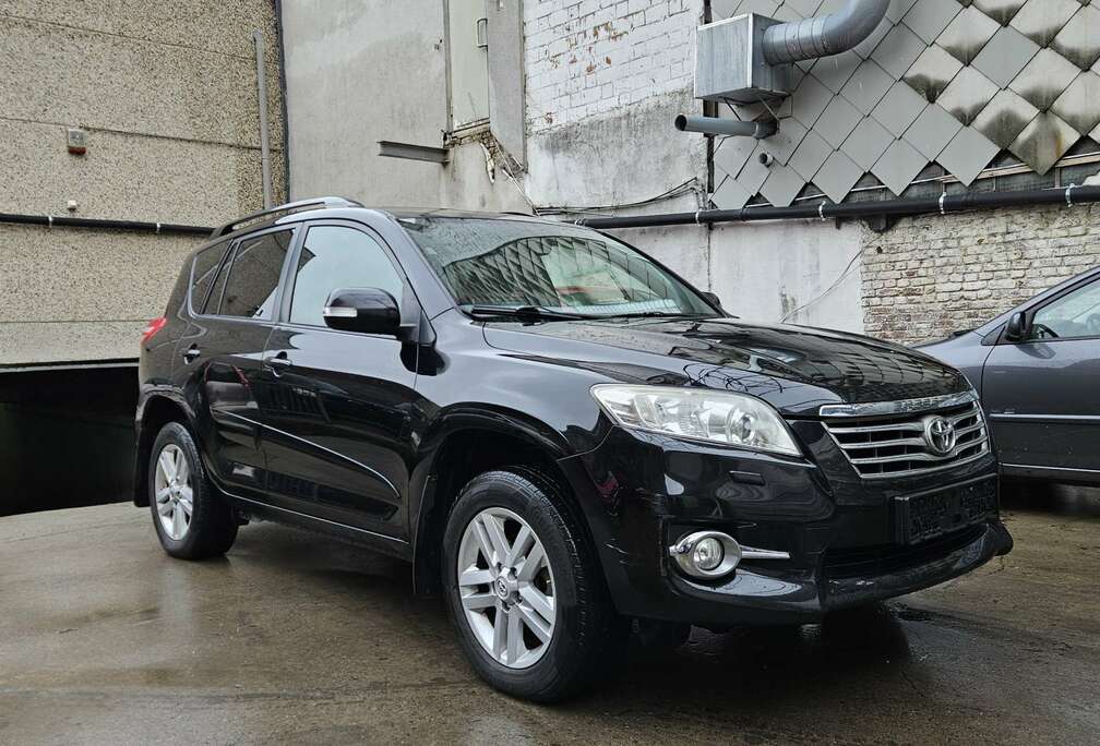 Toyota 2.0i VVT-i 4x4 VX CVT   PRIX EXPORT