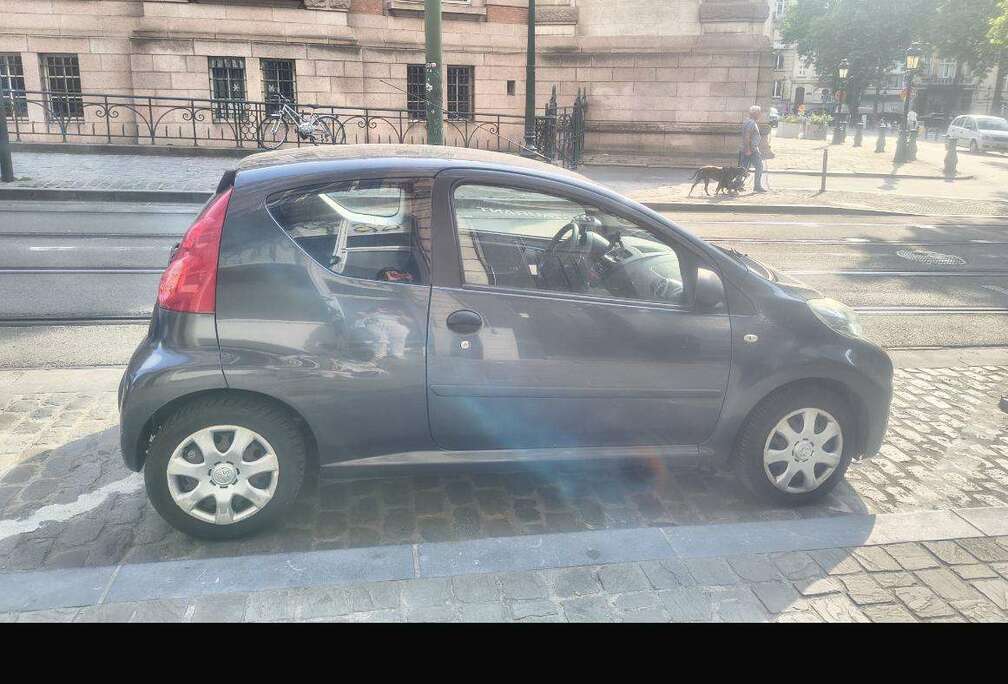 Peugeot 107 1.0i Black