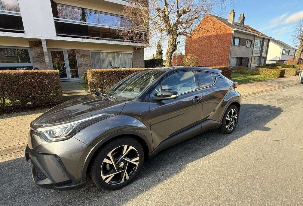 Toyota Hybrid 2.0i VVT-i C-Lub Bi-Tone E-CVT