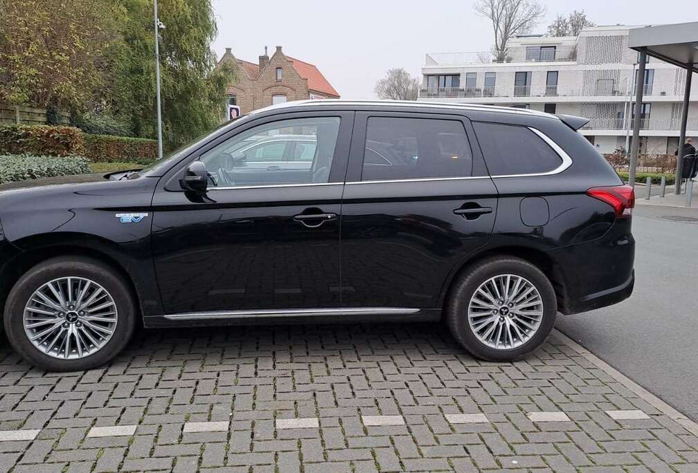 Mitsubishi Outlander 2.4 4WD Plug-In Hybrid Spirit