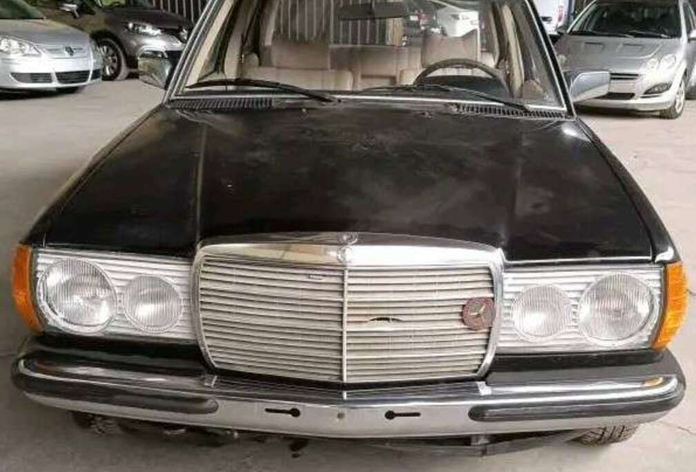 Mercedes-Benz D voiture sans papier *pour les pièces,*
