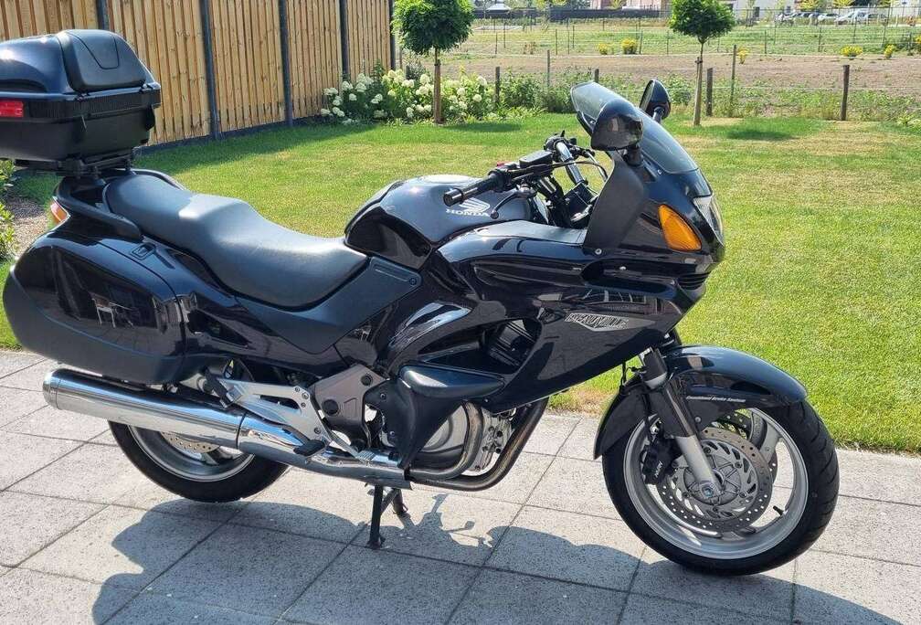 Honda NT650V
