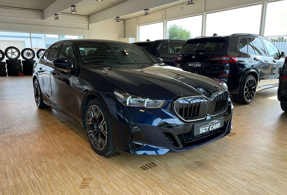 BMW e xDrive - Pano - B&W Sound - Driving Prof - Parking Prof - Trekhaak - Stoelventilatie - Travel Pack - Comfort Pack