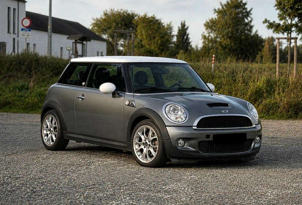 MINI mini cooper S AUTOMAAT FACELIFT start en rijdt goe