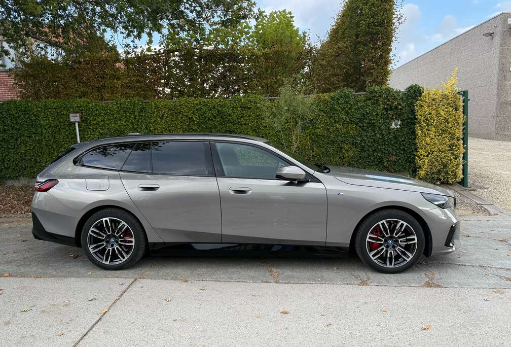 BMW i5 Touring 83.9 kW eDrive40