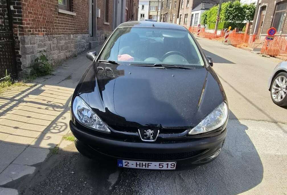 Peugeot 1.4i XT