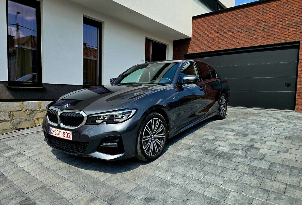 BMW 318i pack M moteur 2 litre. Comme neuve!!
