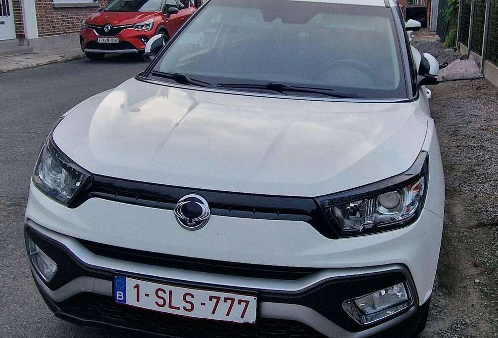 SsangYong XLV 1.6i e-XGi 2WD Quartz
