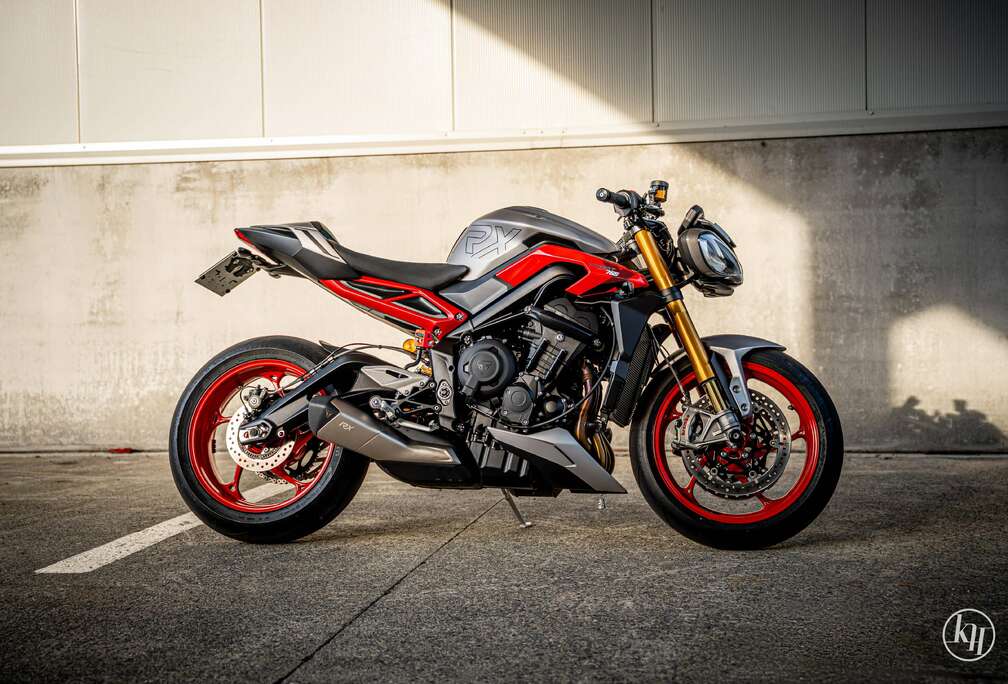 Triumph RX