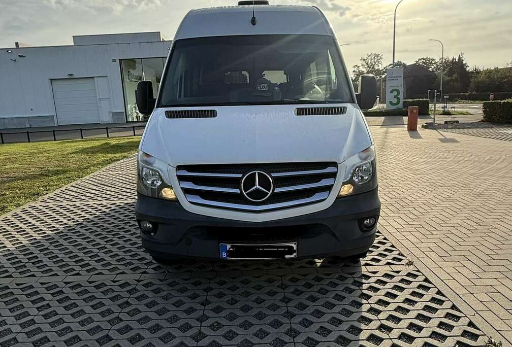 Mercedes-Benz 3.0 V6 Motor!!