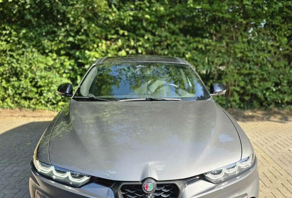 Alfa Romeo 1.3 VGT Plug-In-Hybrid Q4 Veloce