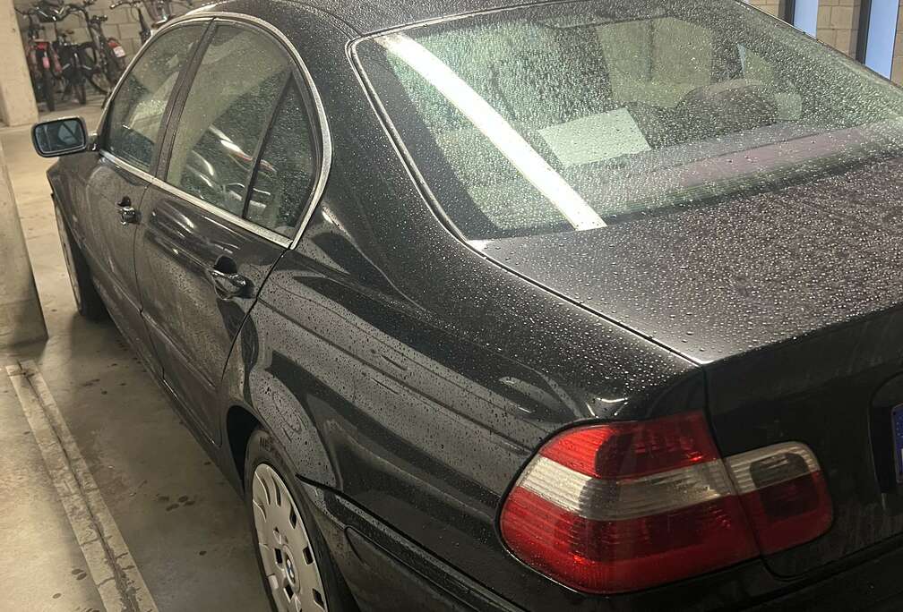 BMW 320i