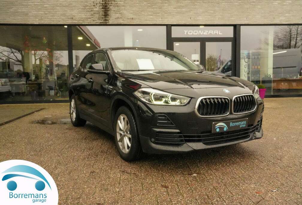 BMW 2.0I Automaat BUSINESS Navi/Parkeerhulp met Cam...