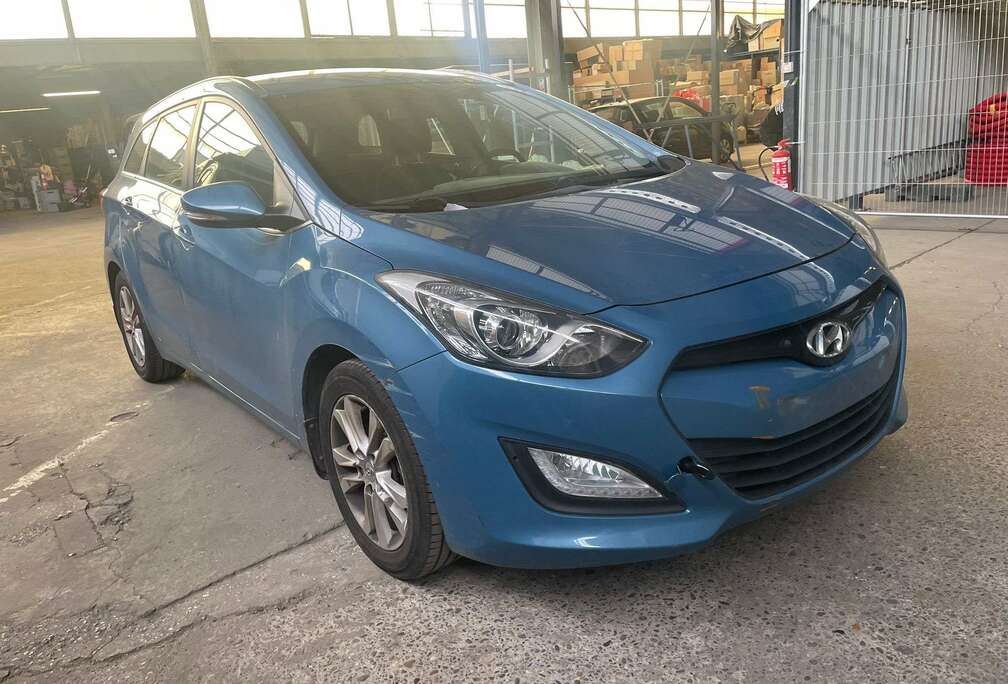Hyundai 1.4i Benzine 2013 140 000 KM AIRCO ALLU VELGEN